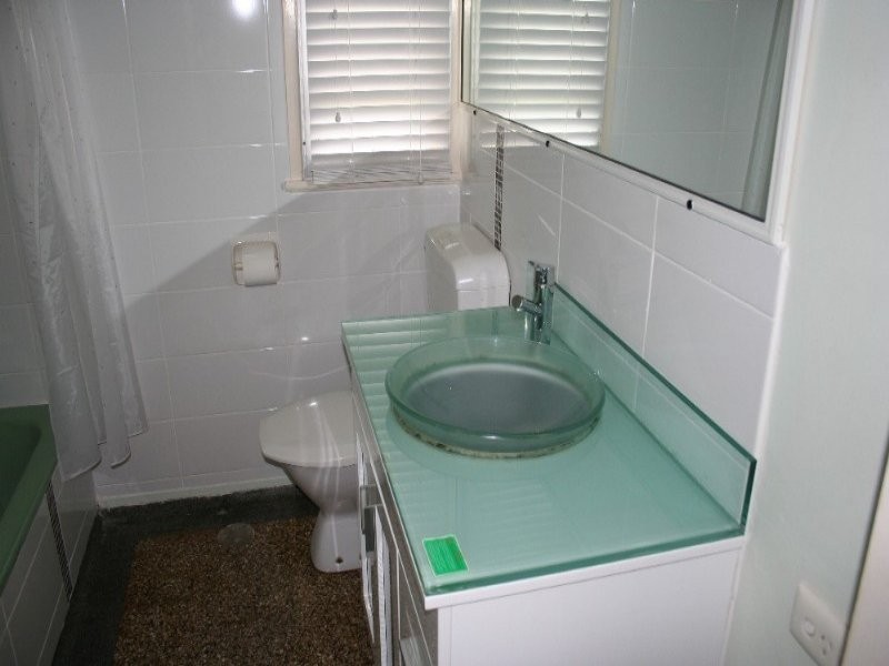 64 Brooks St, Camp Hill QLD 4152