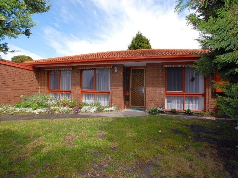 11 Pace Crescent, Chelsea VIC 3196