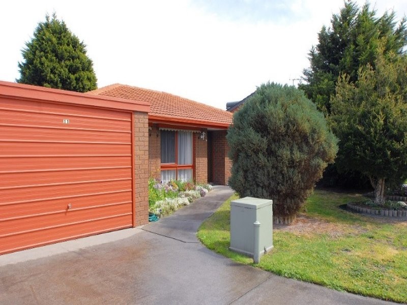 11 Pace Crescent, Chelsea VIC 3196