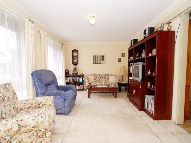 11 Pace Crescent, Chelsea VIC 3196