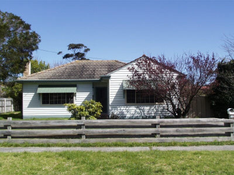 4 Genoa Avenue, Bonbeach VIC 3196