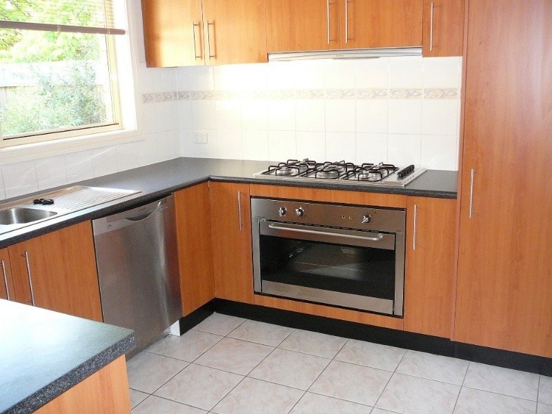 63 Rosslyn Avenue, Seaford VIC 3198