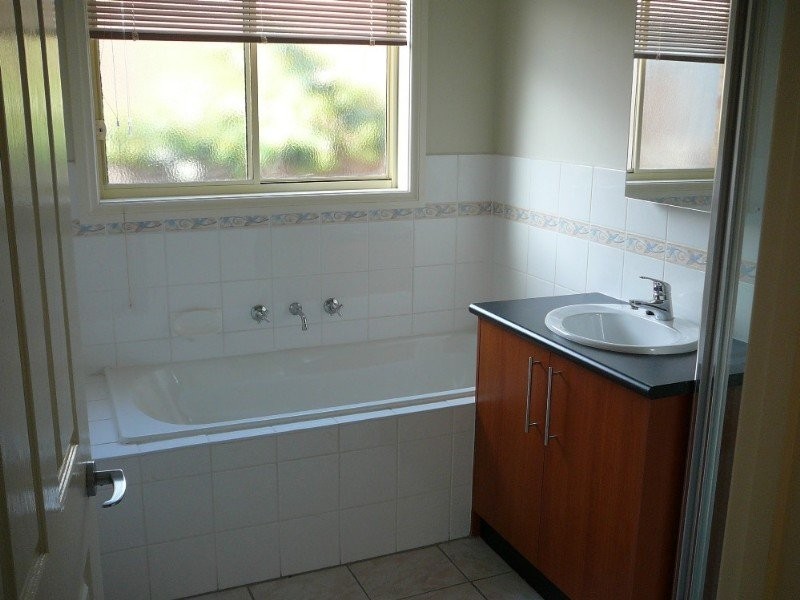 63 Rosslyn Avenue, Seaford VIC 3198