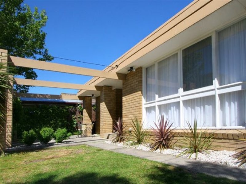 19 Henry Crescent, Seaford VIC 3198