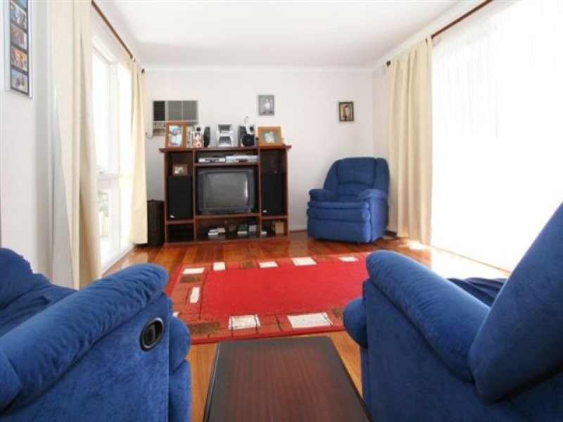 19 Henry Crescent, Seaford VIC 3198