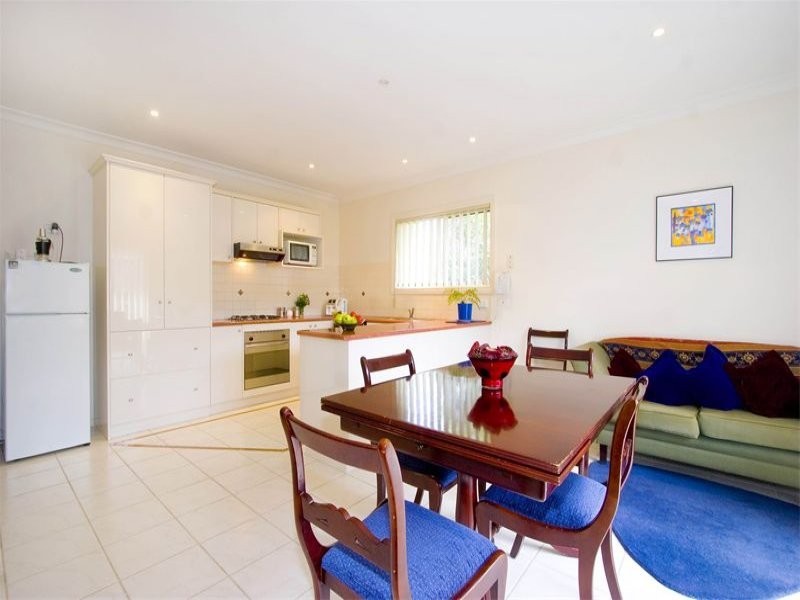2 Walker Grove, Cheltenham VIC 3192
