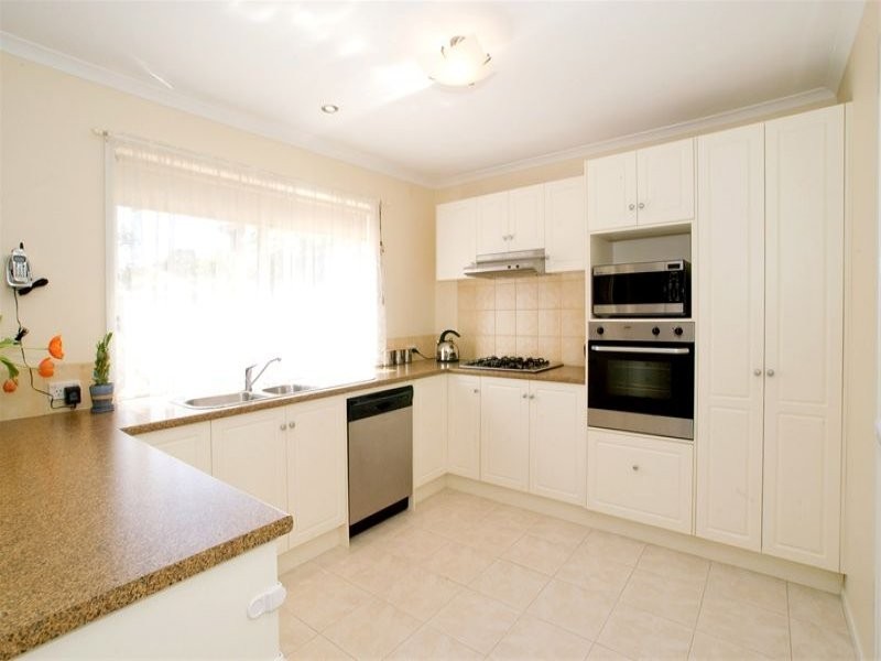 23 Kingsland Close, Dingley Village VIC 3172