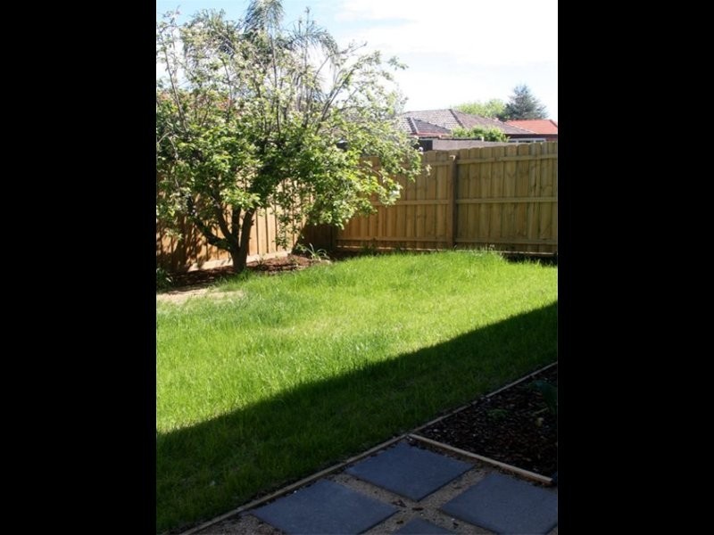 19 Evergreen Circuit, Cheltenham VIC 3192