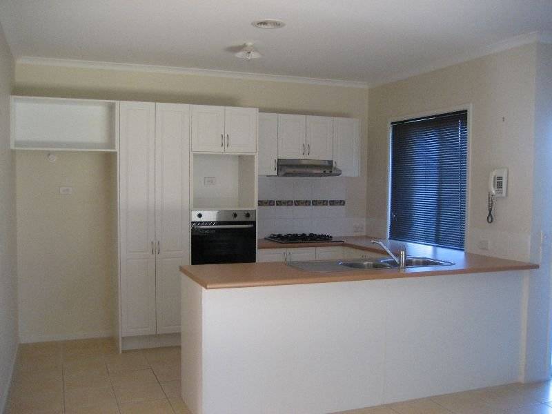 4 Kingsland Close, Dingley Village VIC 3172