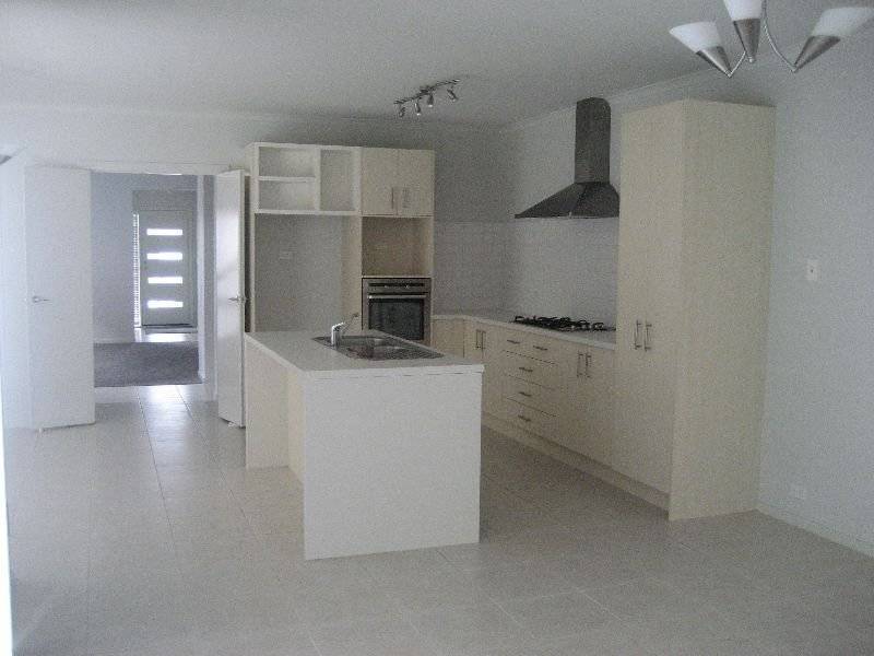 3 Amber Close, Springvale South VIC 3172