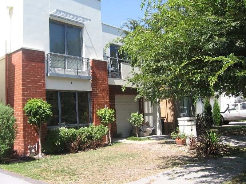 8 Muirfield Close, Heatherton VIC 3202