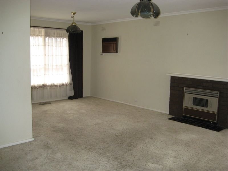 19 Lincoln Drive, Cheltenham VIC 3192