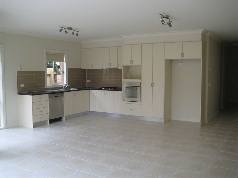 10 Sinclair Street,, Cheltenham VIC 3192