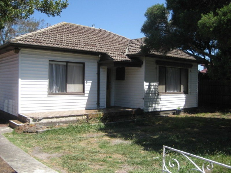 4 Janice Avenue, Cheltenham VIC 3192