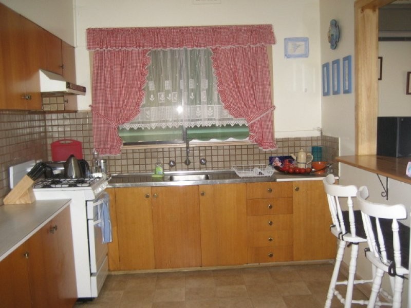 4 Janice Avenue, Cheltenham VIC 3192