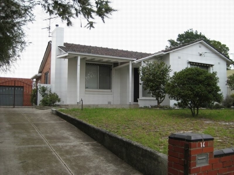 16 Swyer Street, Hampton VIC 3188