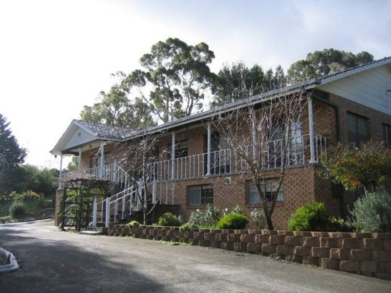 9 Wright Place, Clare SA 5453