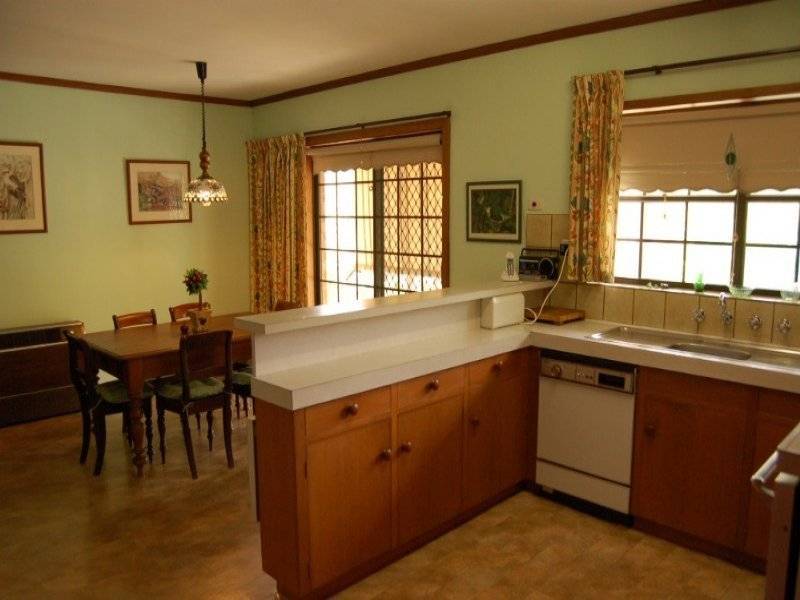 9 Wright Place, Clare SA 5453