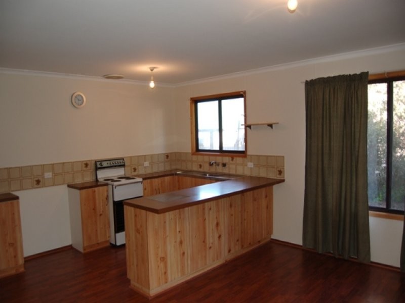 15 Geddes Avenue, Clare SA 5453