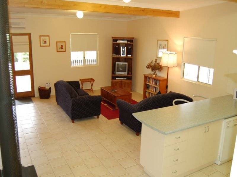 47 Victoria Road, Clare SA 5453