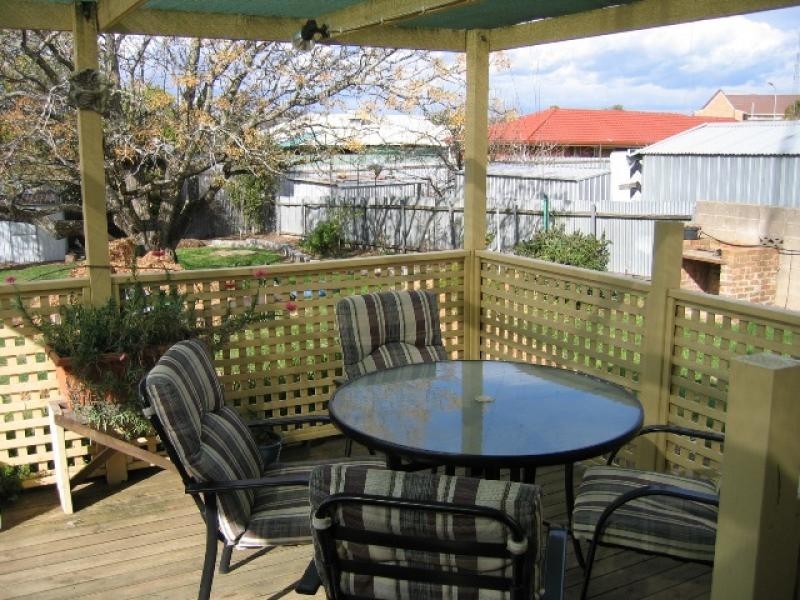 8 West Terrace, Clare SA 5453