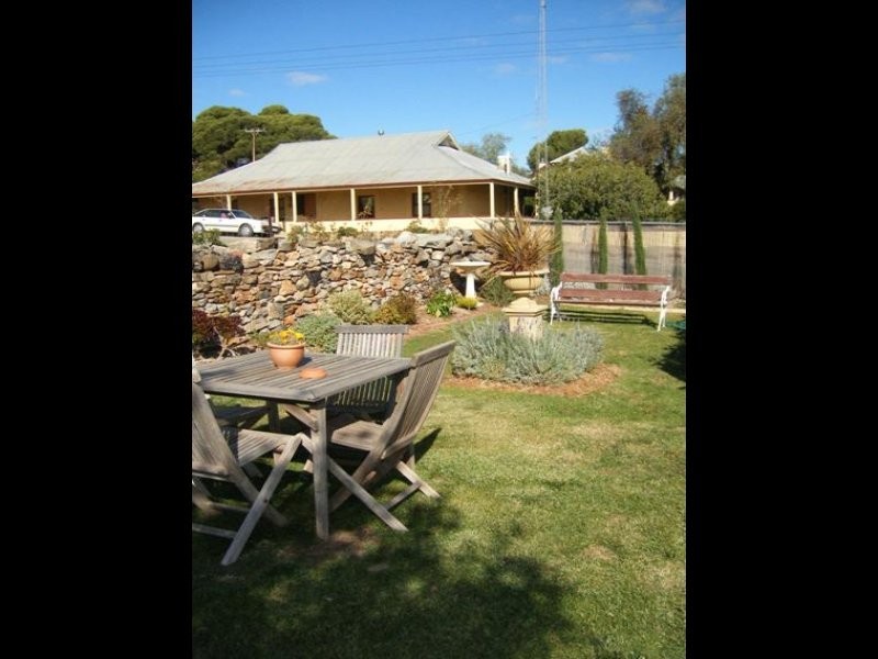 6 Helston Street, Burra SA 5417