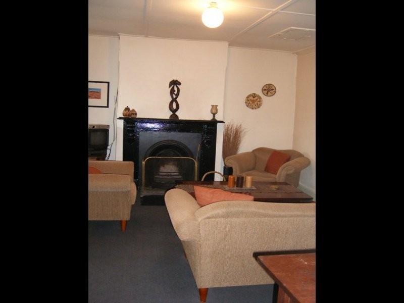 6 Helston Street, Burra SA 5417