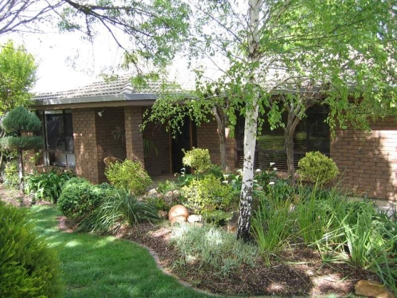 9 Essex Street, Burra SA 5417