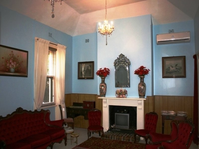 19 Commercial Street, Burra SA 5417