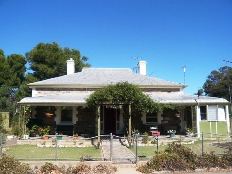 22 Thames Street, Burra SA 5417