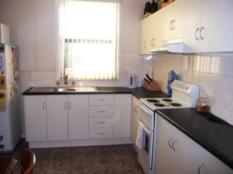 37 Essington Avenue, Clare SA 5453