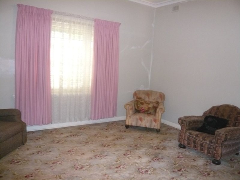 6 West Terrace, Clare SA 5453