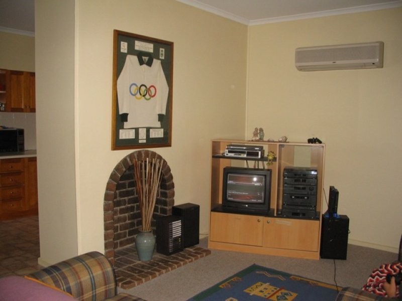 30 Essington Avenue, Clare SA 5453