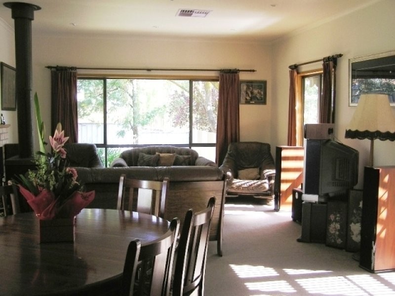 1 Stanley Place, Clare SA 5453