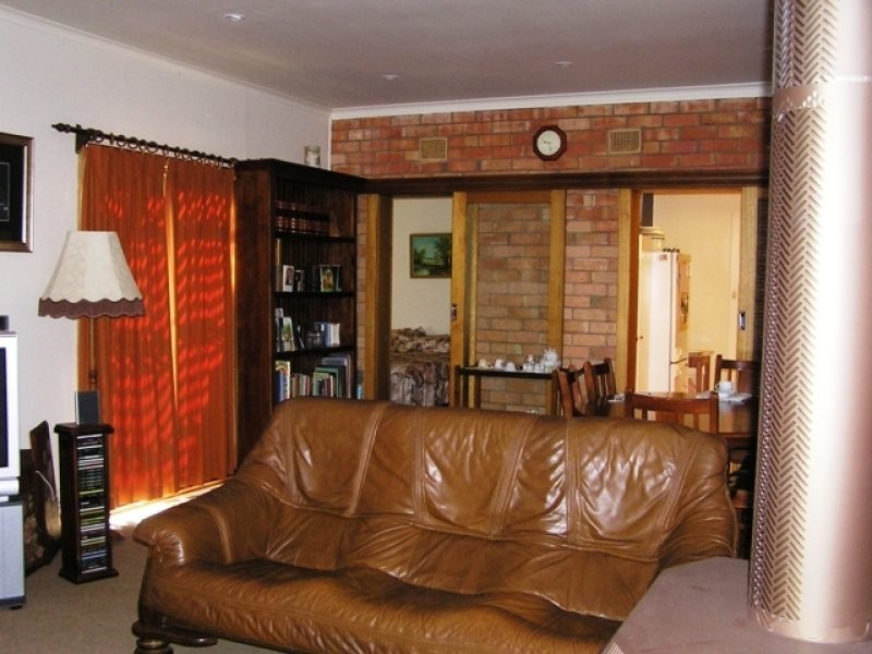 1 Stanley Place, Clare SA 5453
