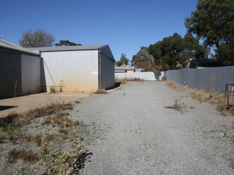 3 Temple Street, Clare SA 5453