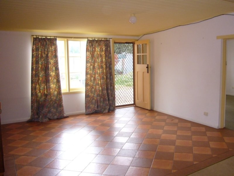 8 Masters Street, Riverton SA 5412