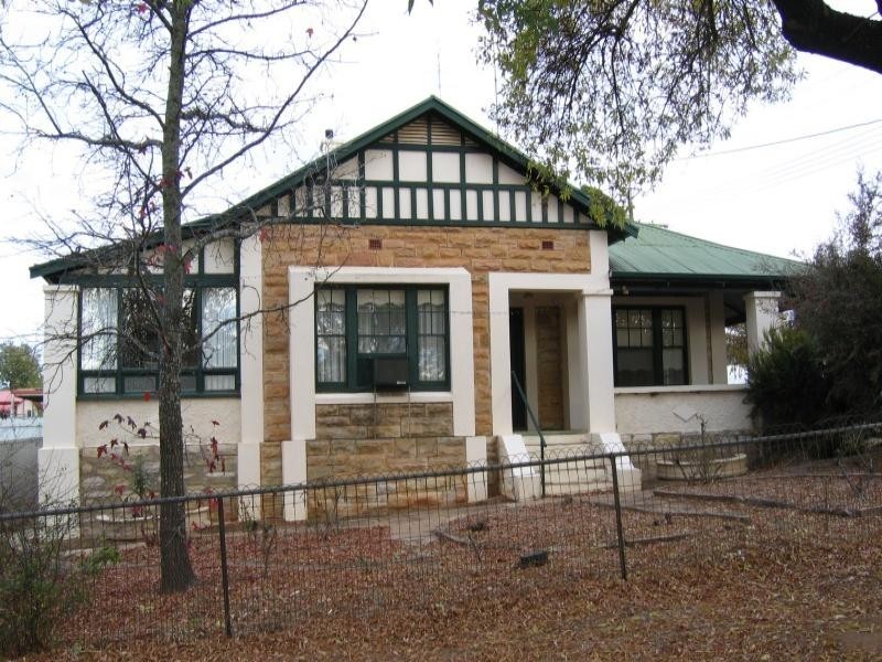 22 Daly Street, Clare SA 5453