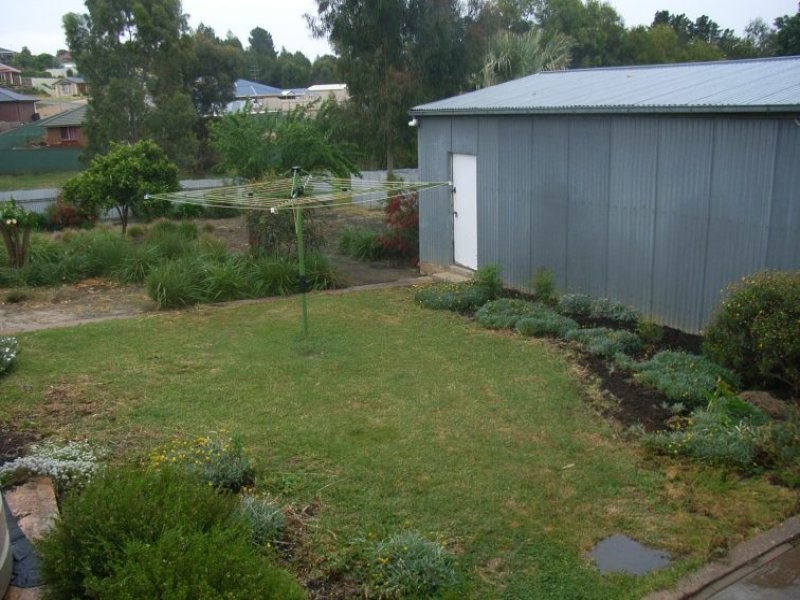 37 Essington Avenue, Clare SA 5453