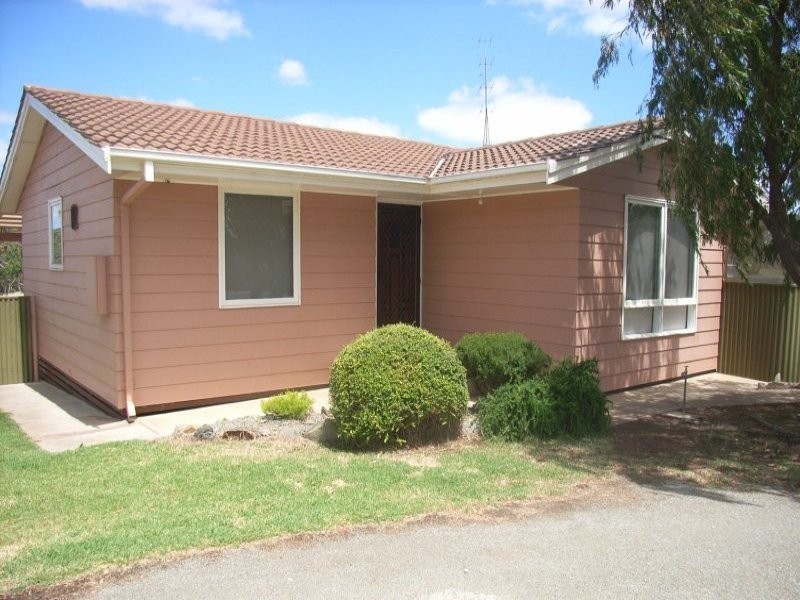 16 Newton Long Drive, Clare SA 5453