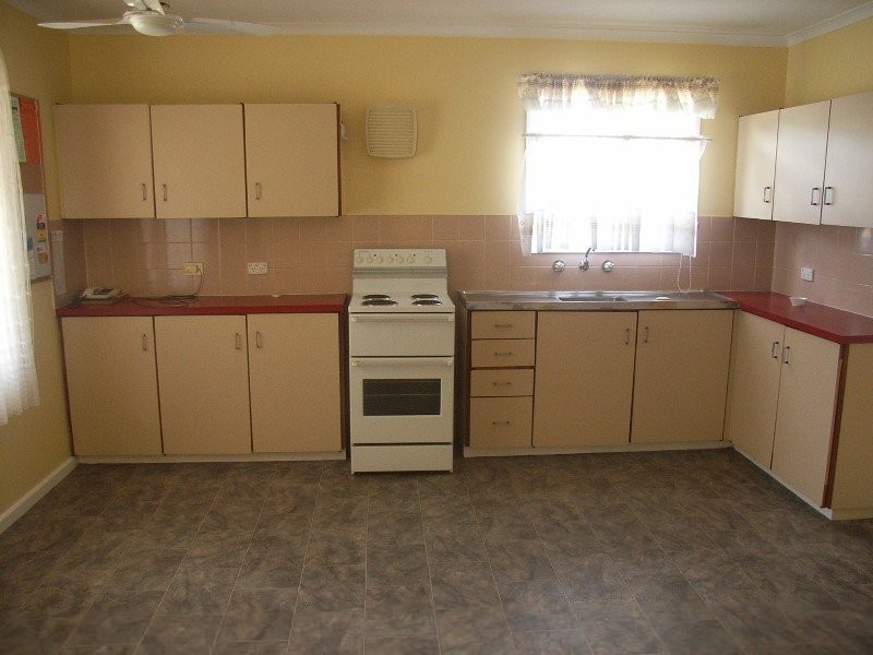 16 Newton Long Drive, Clare SA 5453