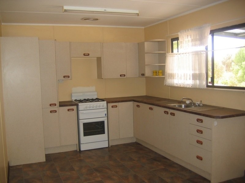 17 Henry Street, Clare SA 5453