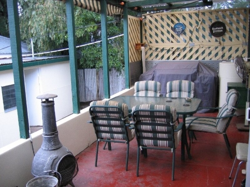 8 Sabine Street, Clare SA 5453