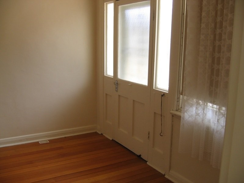 13 Charles Street, Clare SA 5453