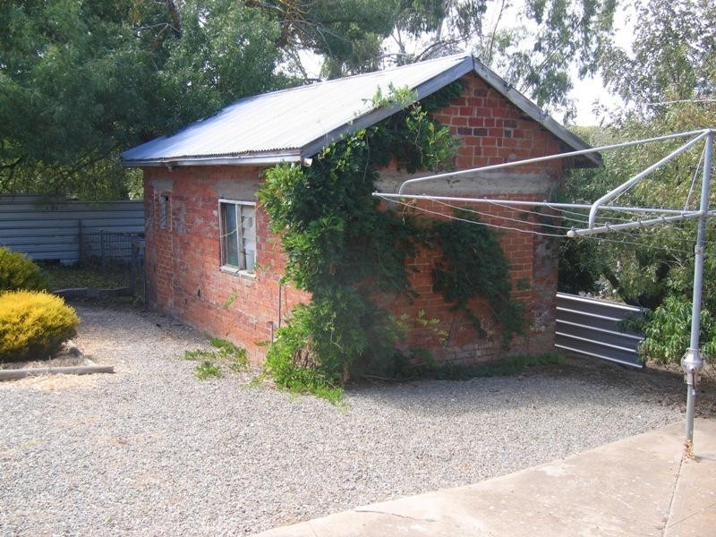 13 Charles Street, Clare SA 5453