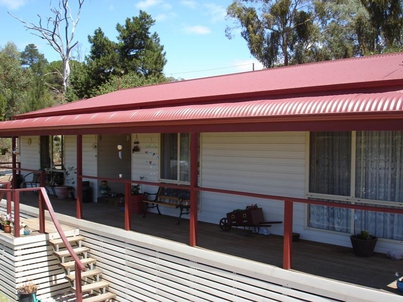 18 Blyth Road, Clare SA 5453