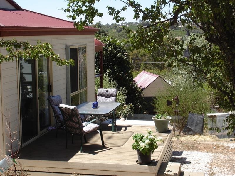 18 Blyth Road, Clare SA 5453