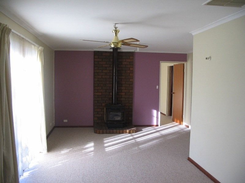 2 Newton Long Drive, Clare SA 5453