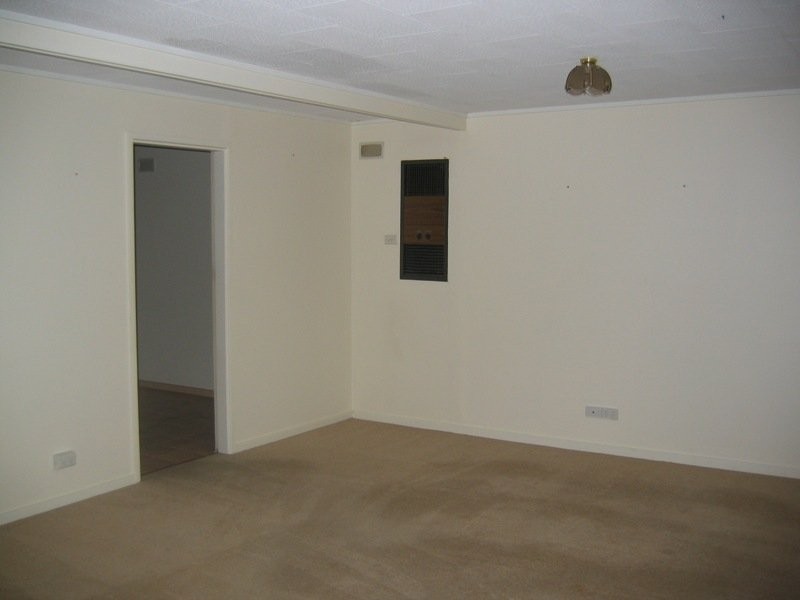 6 William Street, Clare SA 5453