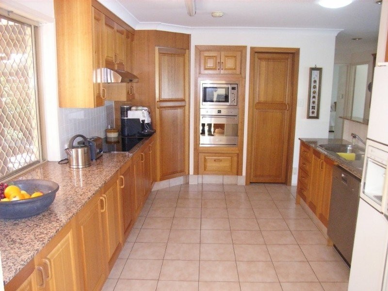 11 Captains Court, Raby Bay QLD 4163